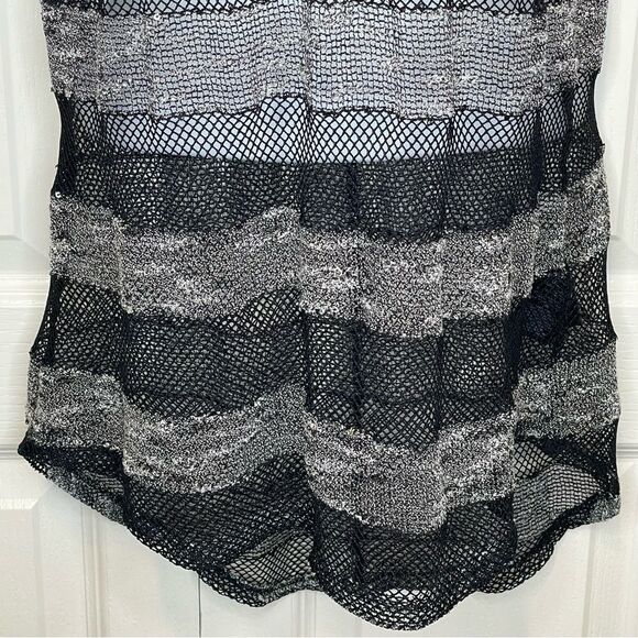 Guess See Through Mesh Sleeveless Striped Shirt Black and Gray Size Large - Picture 5 of 14